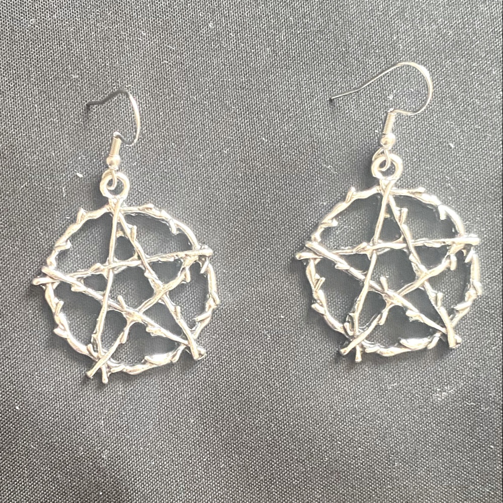 Sliver star earrings